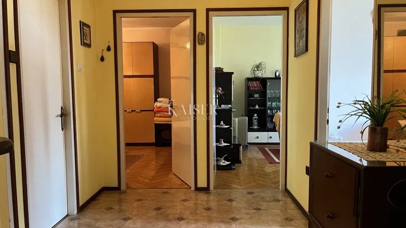 Rijeka, Trsat - house with three apartments, two garages and a view – 2
