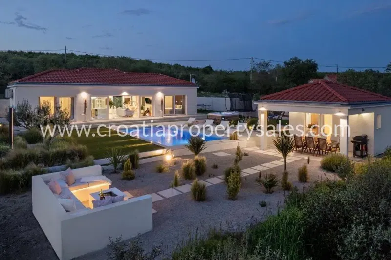 Zadar, villa for sale, 700.000 € – 2
