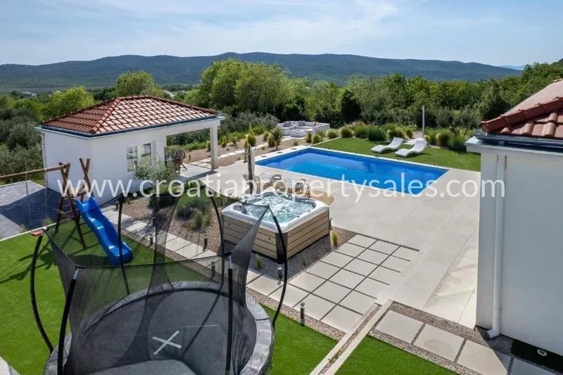 Zadar, villa for sale, 700.000 € – 3