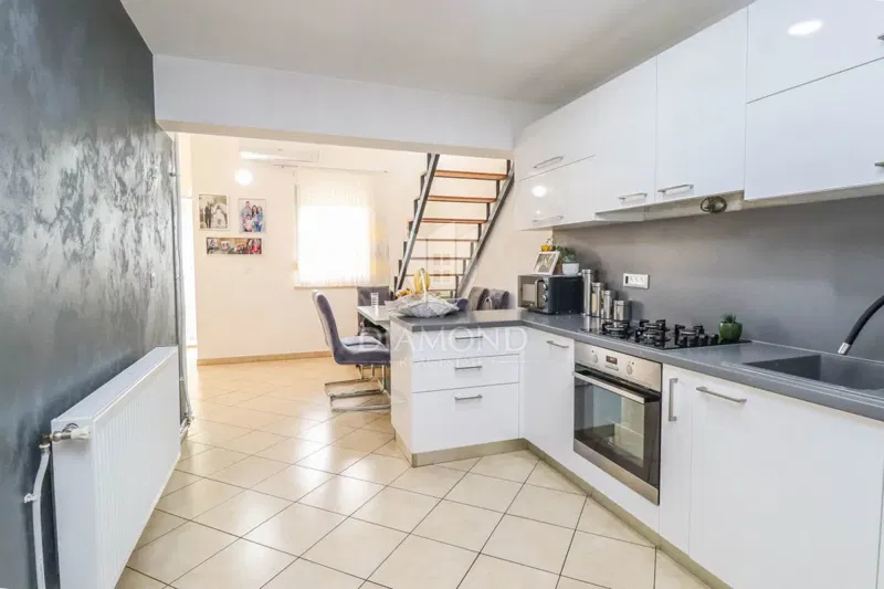 Istria, Novigrad, surroundings! Furnished apartment with 3 bedrooms! – 2