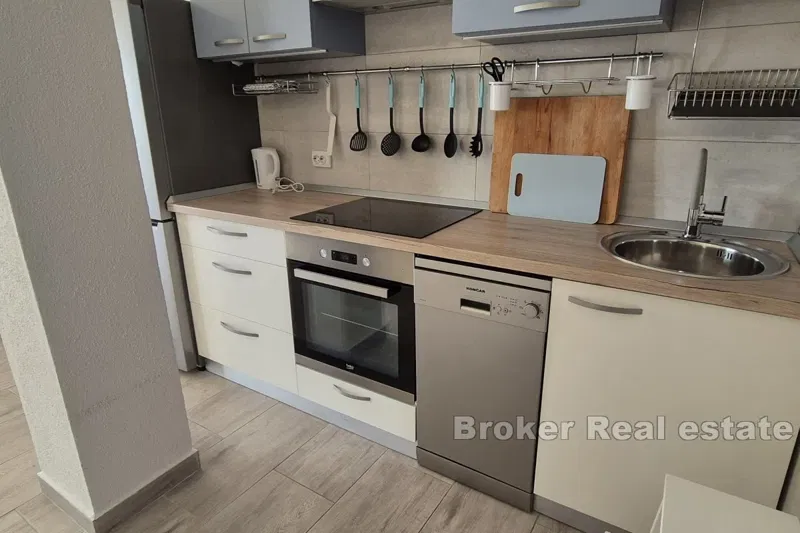 One bedroom renovated apartment with sea view – 3