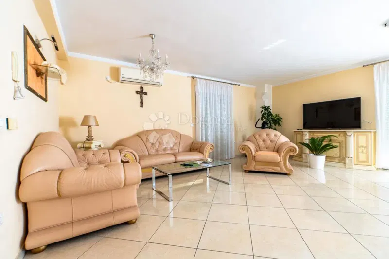 Flat Mihotići, Matulji, 160m2 – 2