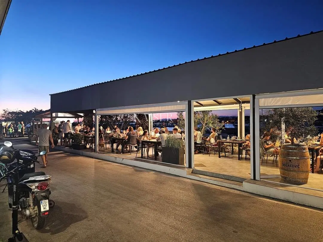 Zara, Bibinje casa residenziale e commerciale vicino al mare