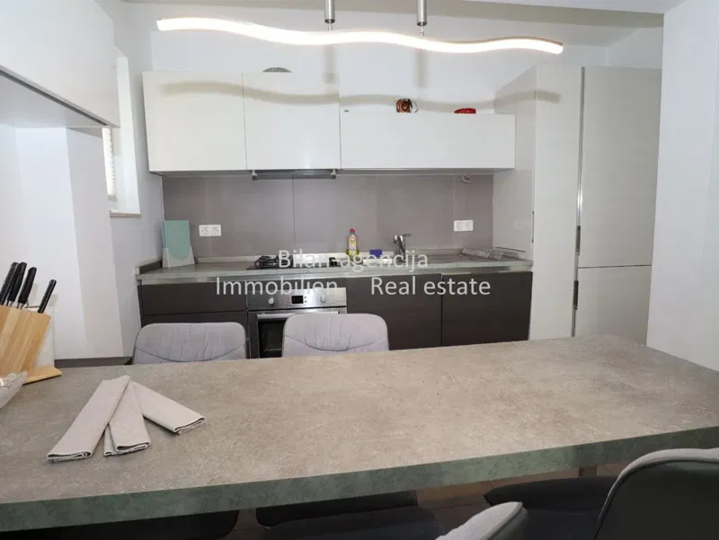 Vodice, city center, building with 3 apartments – 2