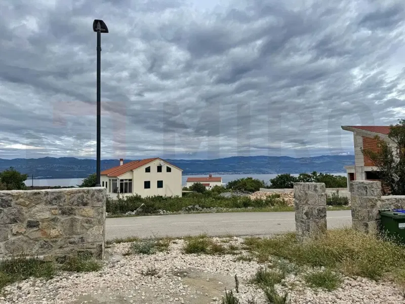 Vrbnik, comfortable detached house with a large garden, FOR SALE! – 2