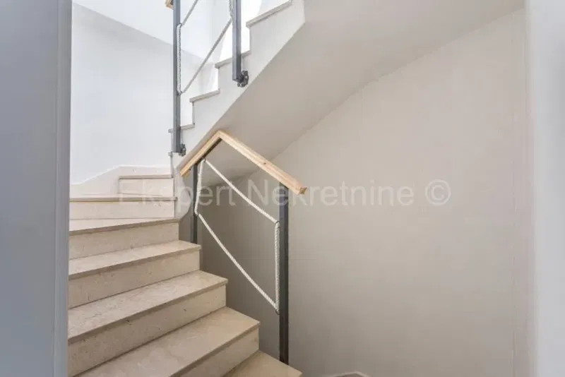 Brač, Milna, terraced house 130m2 with 4 residential units, second row to the sea – 2