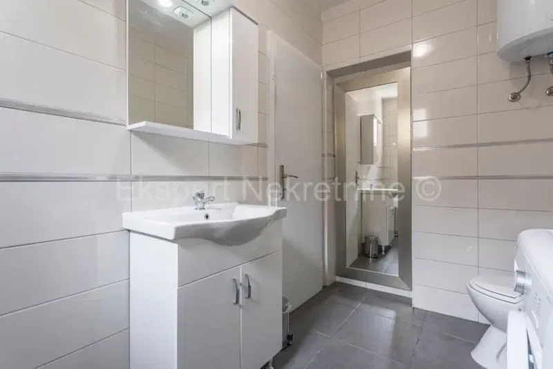 Brač, Milna, terraced house 130m2 with 4 residential units, second row to the sea – 3