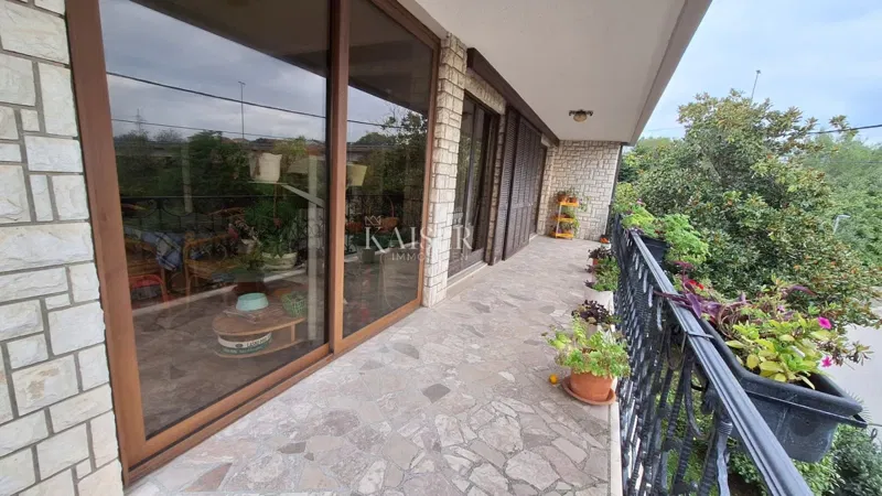 Matulji, casa bifamiliare, tre unità abitative, garage – 3