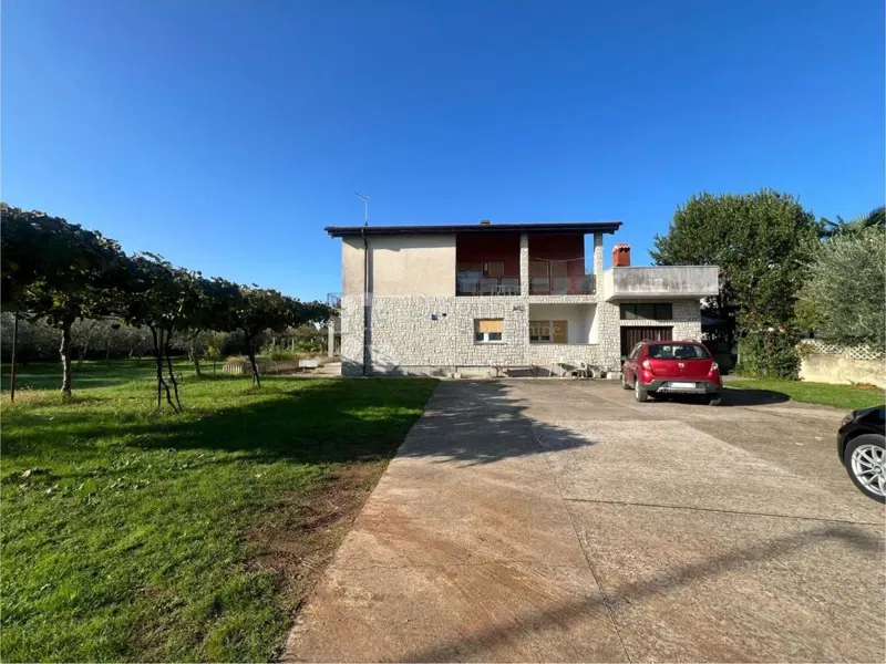 Building land with house, center – 2