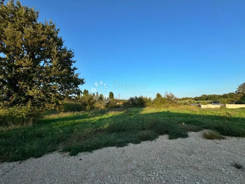 Terreno Šišan, Ližnjan, 673m2 – 2