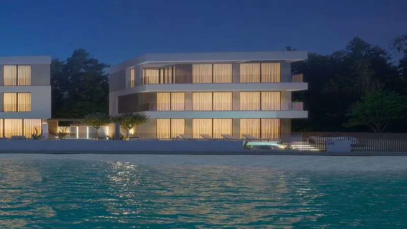Nuova villa, prima fila al mare – 2