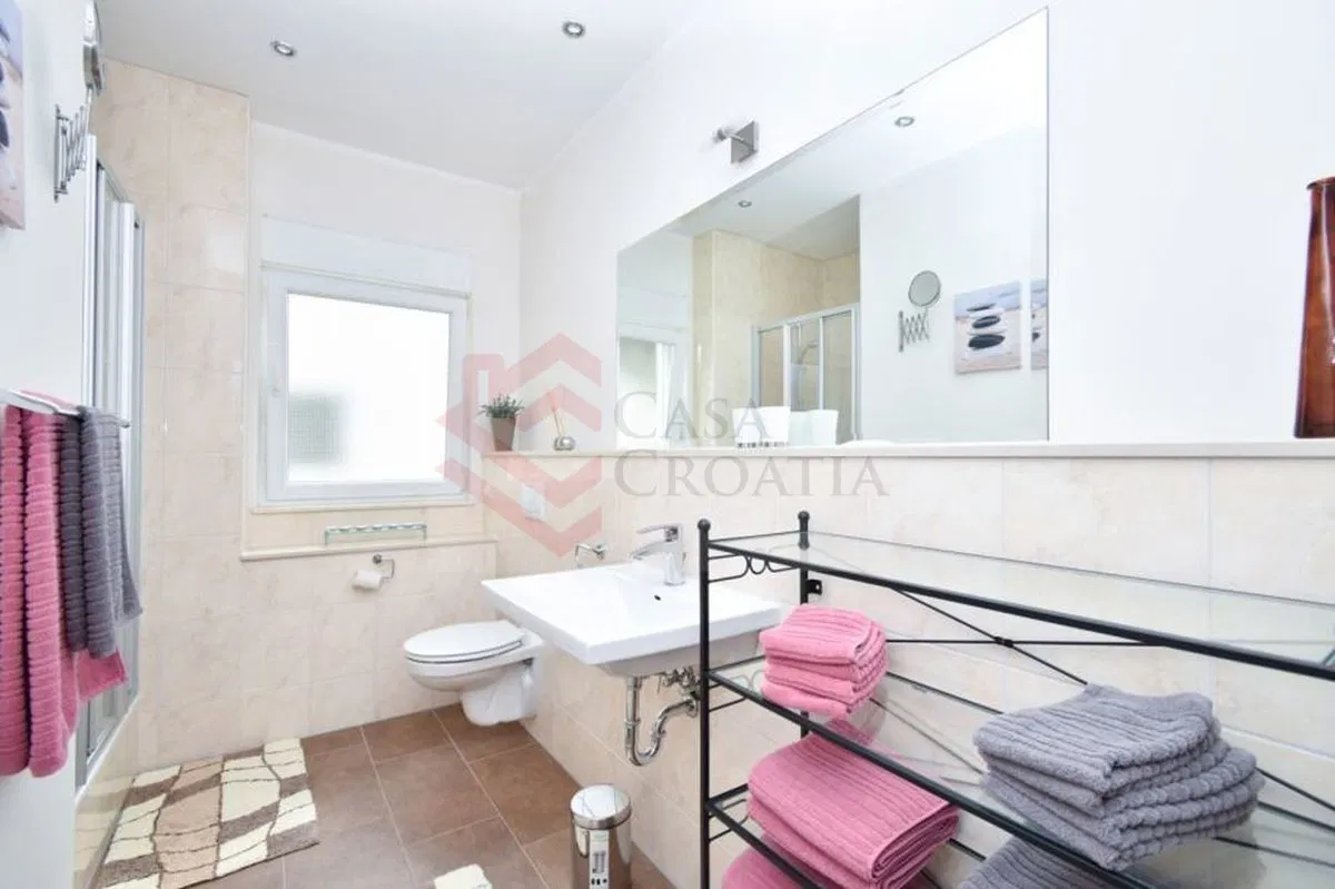 Stan: Skradin, 80.00 m2