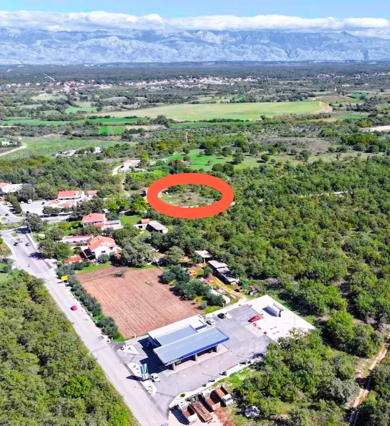ATRAKTIVNO GRAĐEVINSKO ZEMLJIŠTE NEPOSREDNO UZ  NOVU POSLOVNU ZONU