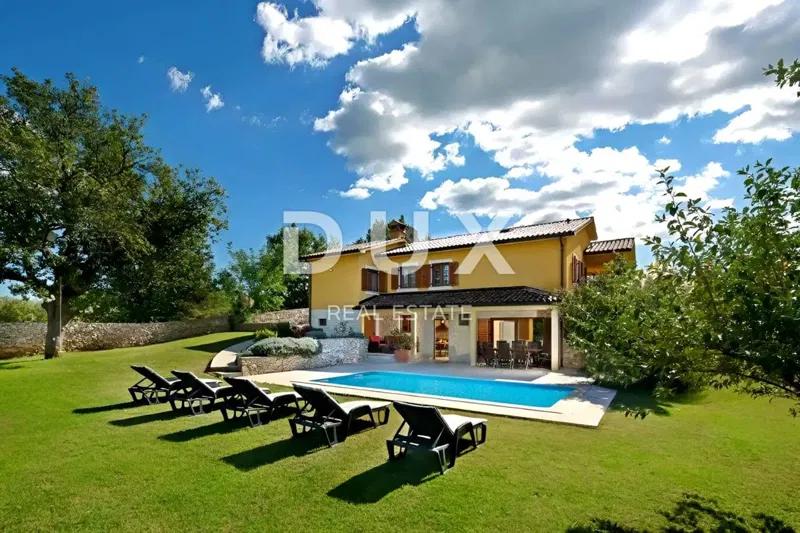 ISZTRIA, LABIN - Ház úszómedencével – 2