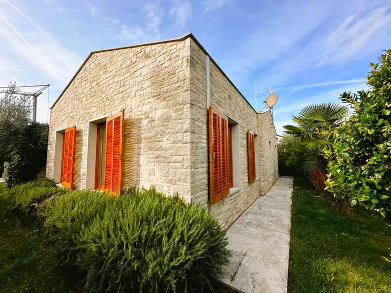 Stone House in Novigrad – 2