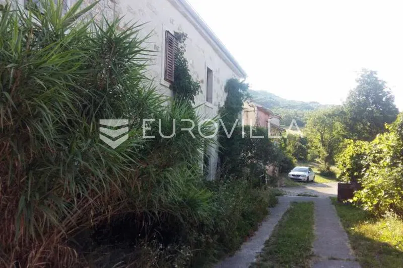 Istra, Roč, old stone house with outbuildings and agricultural land – 3