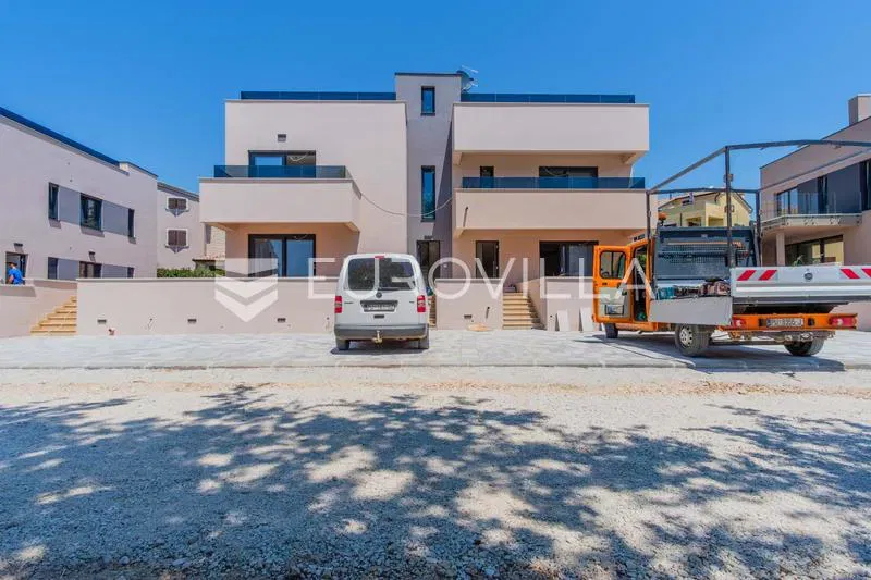 Istria, Poreč, three-room apartment with a garden – 2