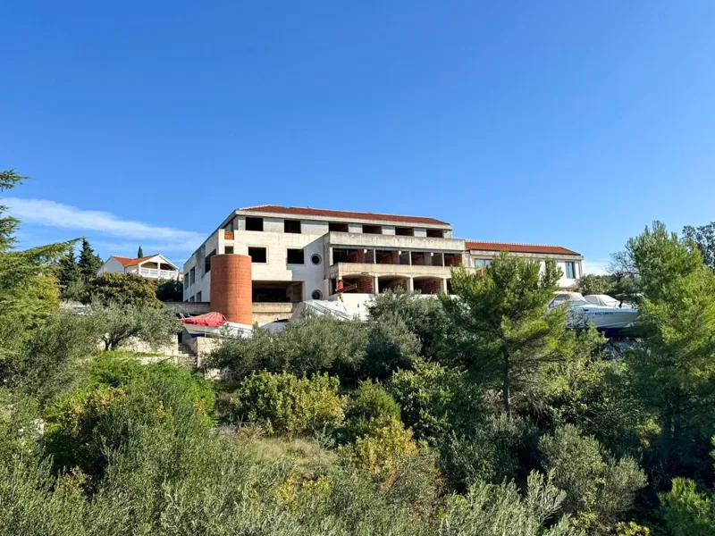 EINZIGARTIGE GELEGENHEIT FÜR EIN HOTEL - Rou Bau-Projekt Wohn- und Geschäftshaus/Hotel auf der Insel Murter mit Blick auf die Kornati