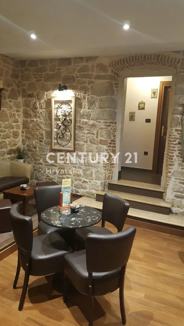 Üzlethelyiség Rovinj – 2