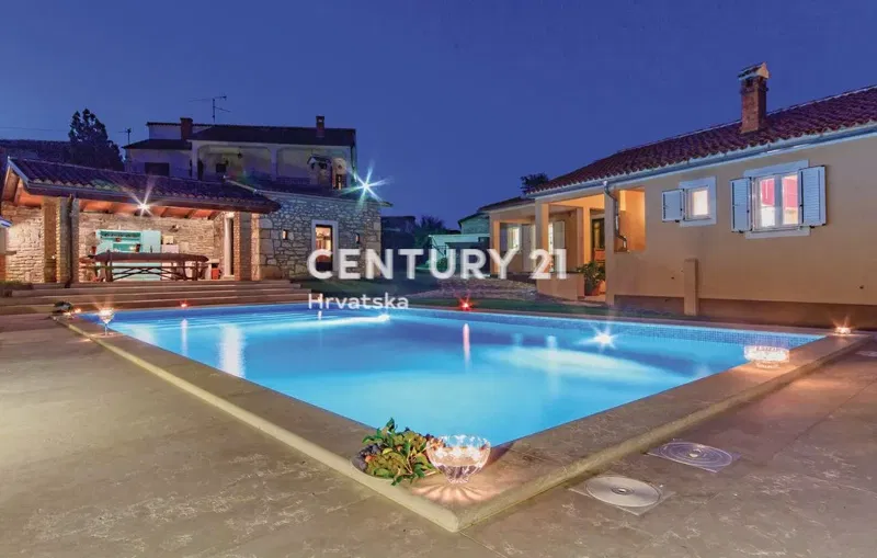 LABIN, PIĆAN, TWO HOUSES WITH A SWIMMING POOL AND AN OUTBUILDING – 3