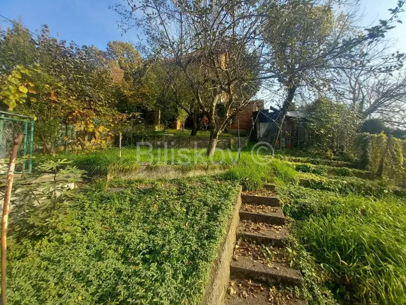 For sale, Zagreb, Gornja Kustošija, semi-detached house with garage, large garden – 2