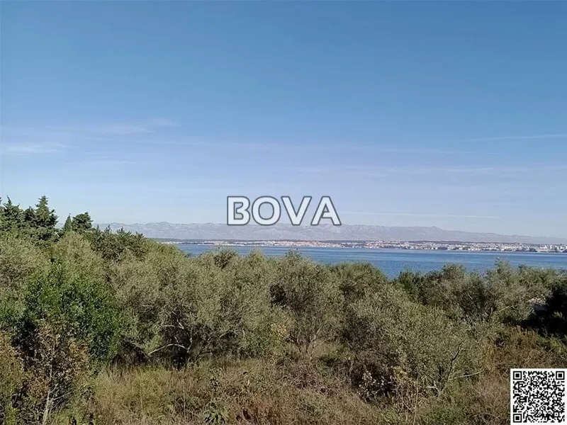Agricultural land 2811m2 - Sutomišćica *First row to the sea* (ID-2485/E) – 2