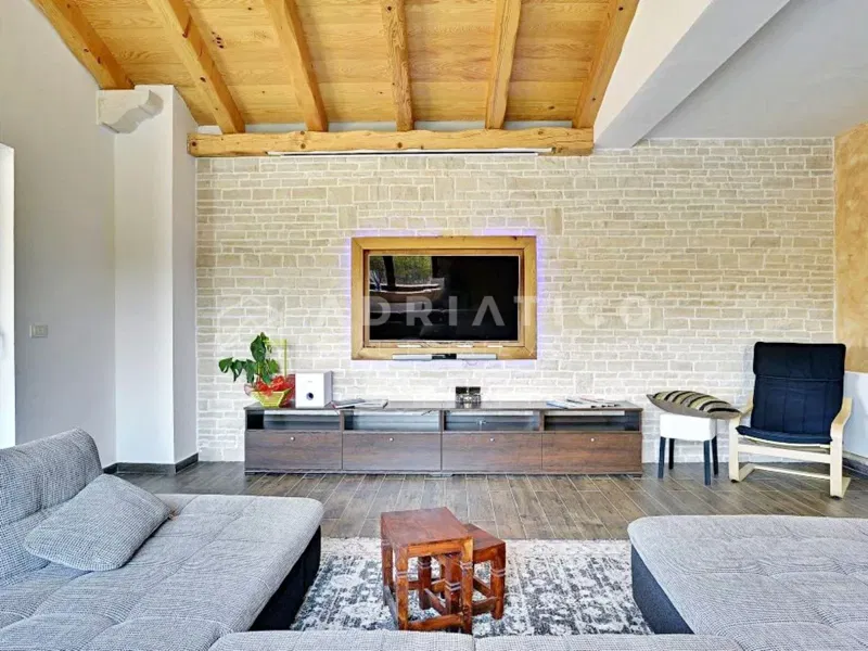 Villa di Rovigno,casa indipendente splendidamente arredata con piscina – 3