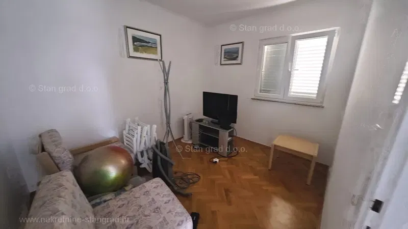 Šilo, apartman a ház 1. emeletén, 80 m-re a tengertől! – 3