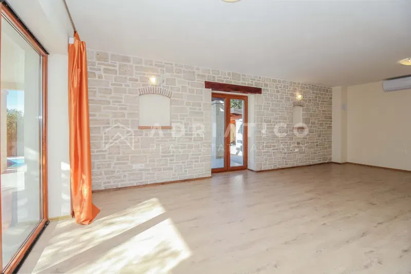 Dintorni di Parenzo, Casa indipendente con piscina e vista mare – 2
