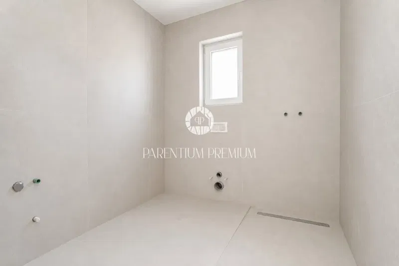 New apartment with a terrace and 3 bedrooms in a quiet location 900m from the sea – 3