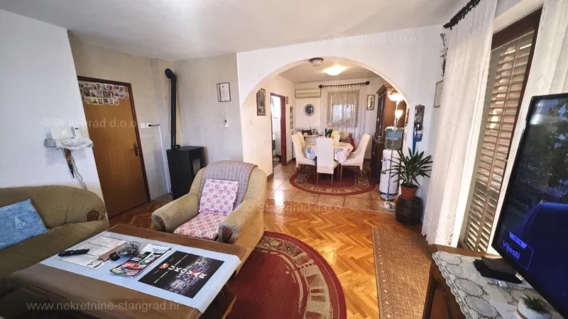 Zona Malinska, casa indipendente con 4 unità abitative! – 2