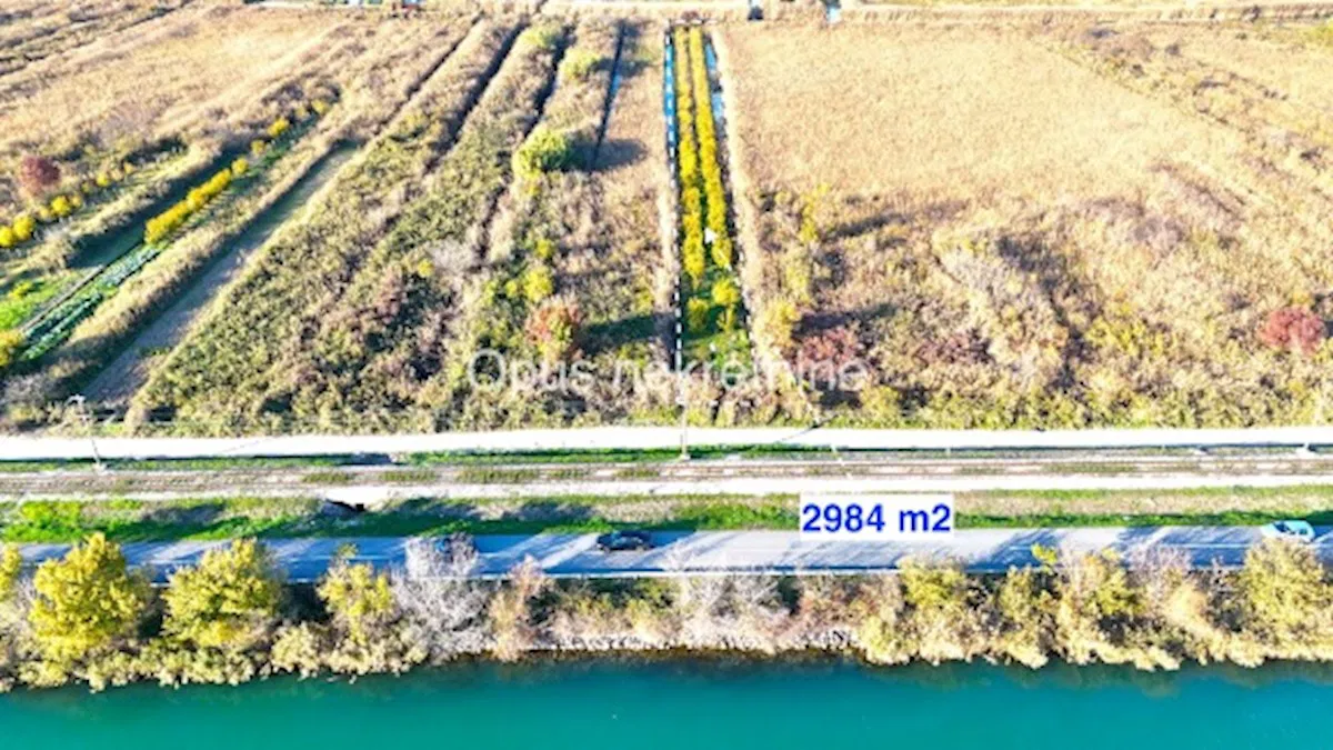 KOMIN- poljoprivredno zemljište 2984 m2
