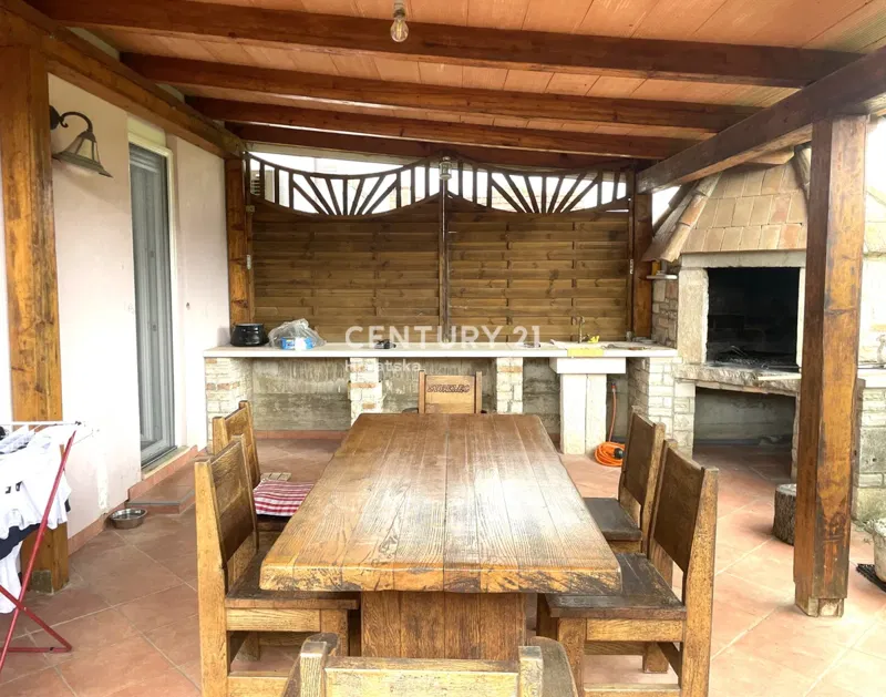 NOVIGRAD, GROUND FLOOR APARTMENT WITH 2 BEDROOMS AND LARGE YARD – 2