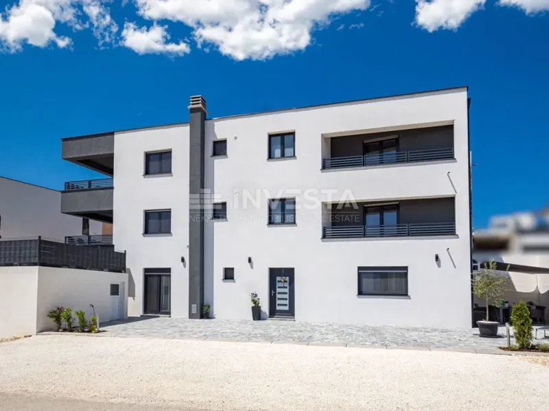 Villa di lusso con piscina vicino al mare a Medolino – 3