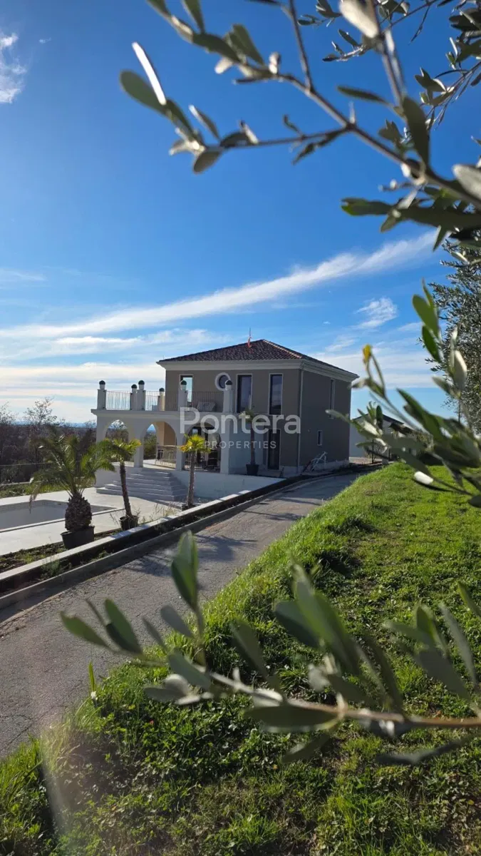 House Buje, 384m2 – 2