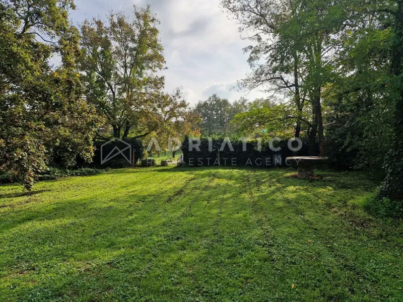 Baderna, surrounding stone house with garden – 2