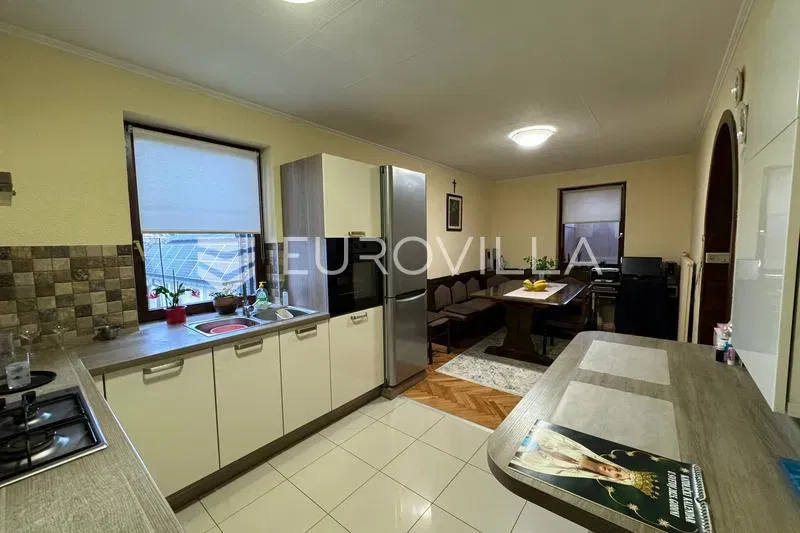 Vrpolje, high, quality multi, purpose building, 800 m² – 2