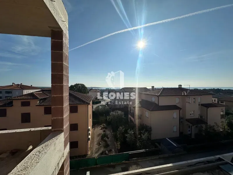 Appartamento al primo piano con incantevole vista sul mare a Cittanova – 3