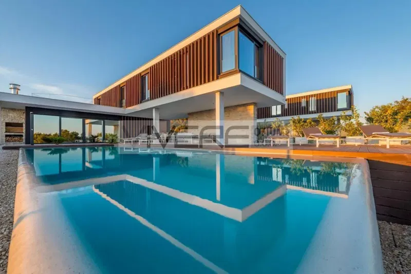 Perfect Blend of Elegance, Comfort and spectacular sea views – 3