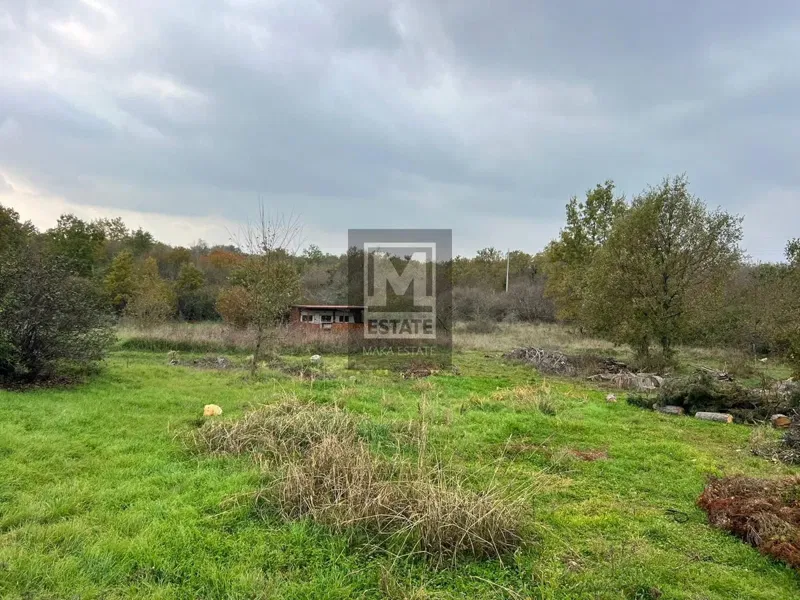 Poreč, surroundings, Agricultural land on the edge of the construction zone! – 3