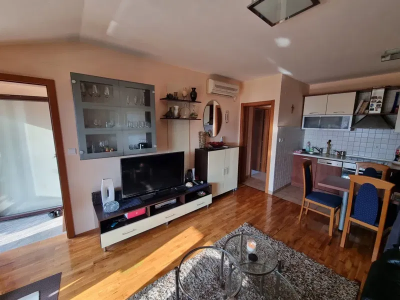 Appartamento bilocale con vista mare a Cittanova – 3