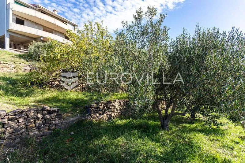 Omis, Tugare, large family house in unfinished condition – 3