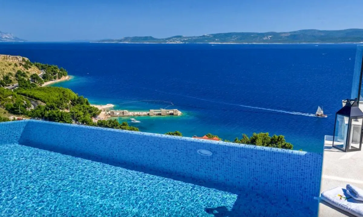 LUKSUZNA VILA OMIŠ