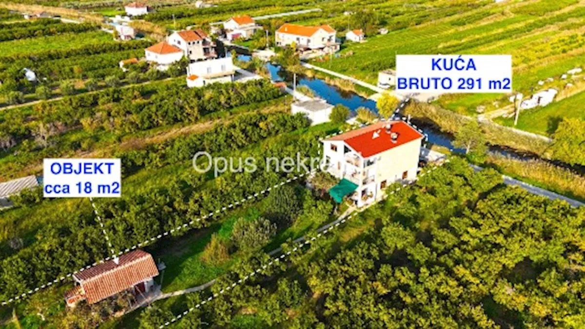 USCE, OPUZEN - kuća 291 m2 na parceli od 3711 m2 u blizini mora (Video)