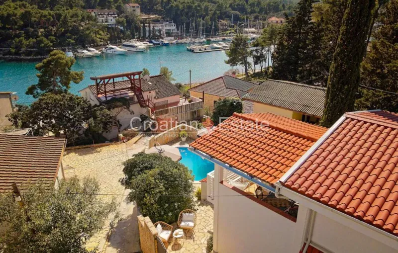House with pool and sea view, near sea, for sale – 3