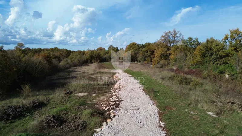 Svetvinčenat, excellent land in a quiet location – 3