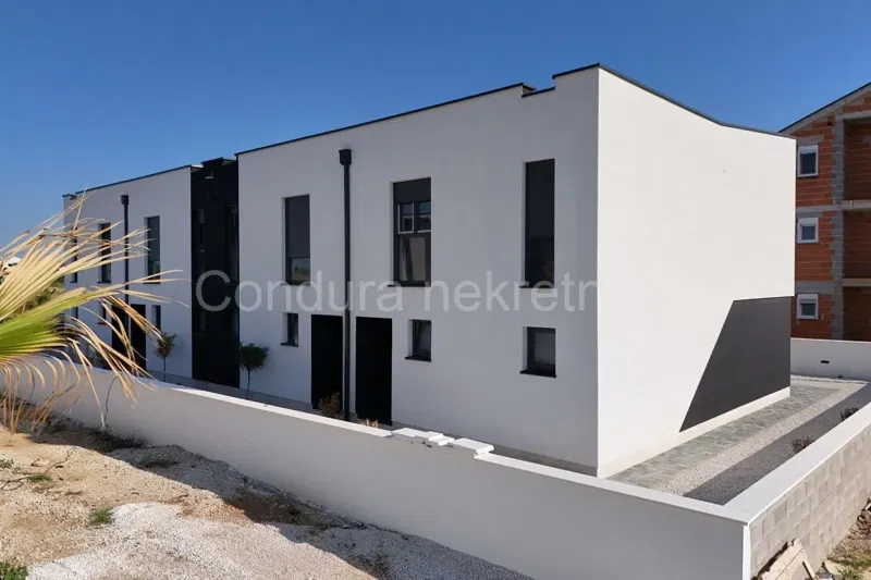 Privlaka - two-story 3-bedroom apartment, garden, fully furnished, close to the center – 3