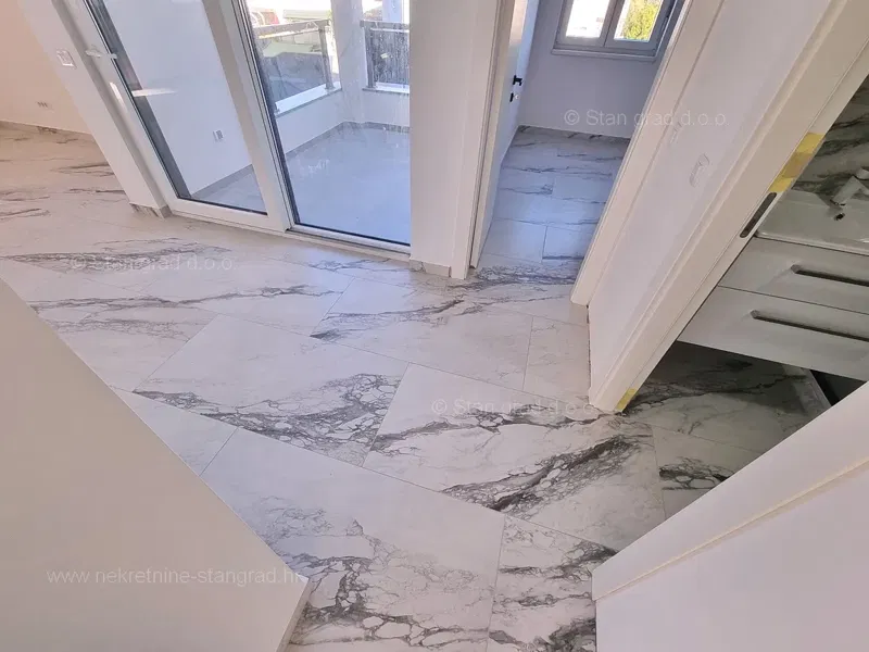 Uvala Soline, nuova costruzione, appartamento al 1° piano vicino al mare! – 3