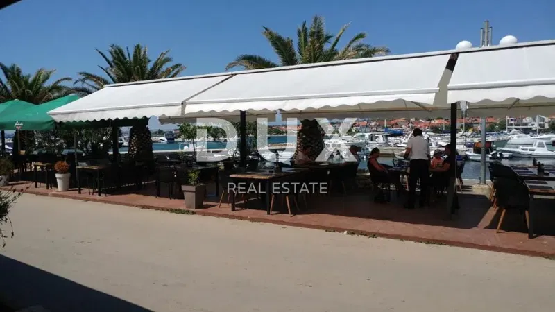 BIBINJE, ZADAR - TOP LOCATION! Established restaurant with apartments 1st row to the sea – 2