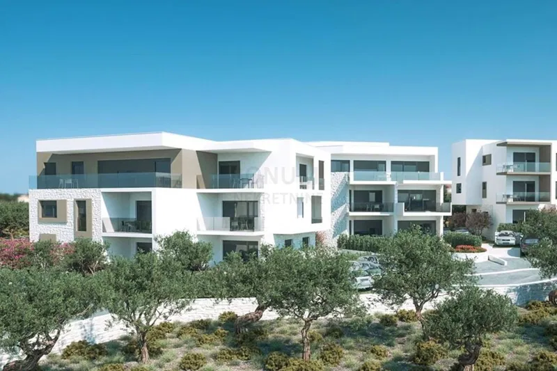 Brodarica, Šibenik, novi komforan apartman s tri spavaće sobe i dvorištem blizu plaže – 2